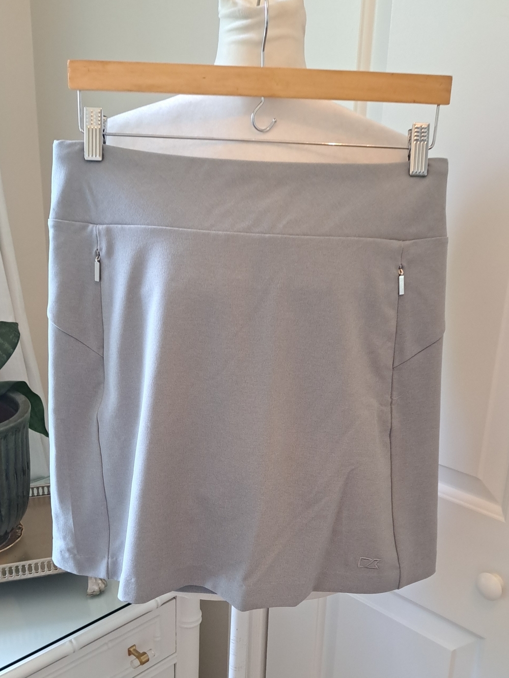 Cutter & Buck Womens Performance Light Gray 18" Golf/Tennis/Athletic Skort M